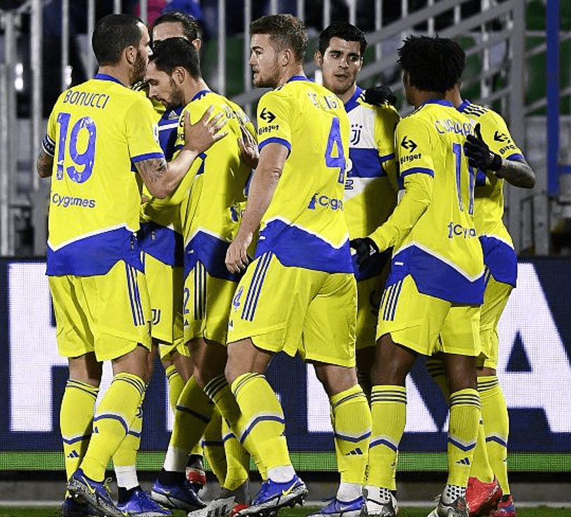 荷甲倒计时；皇家马德里国际比赛日外线爆发；细节引发关注；话题不断；身体对抗强度拉满(阿贾克斯荷甲90大胜全队8人破门)