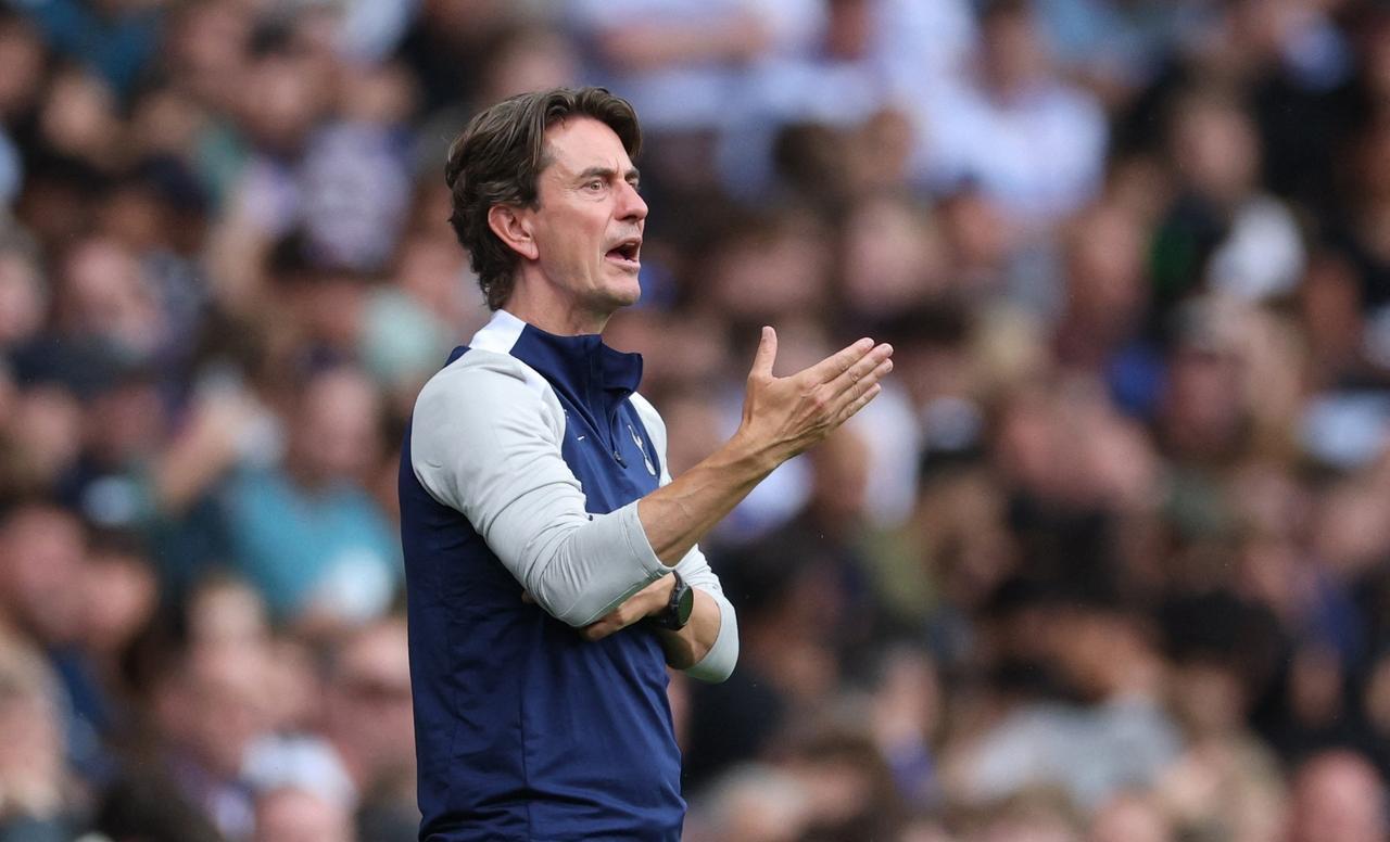 荷甲倒计时；皇家马德里国际比赛日外线爆发；细节引发关注；话题不断；身体对抗强度拉满(阿贾克斯荷甲90大胜全队8人破门)