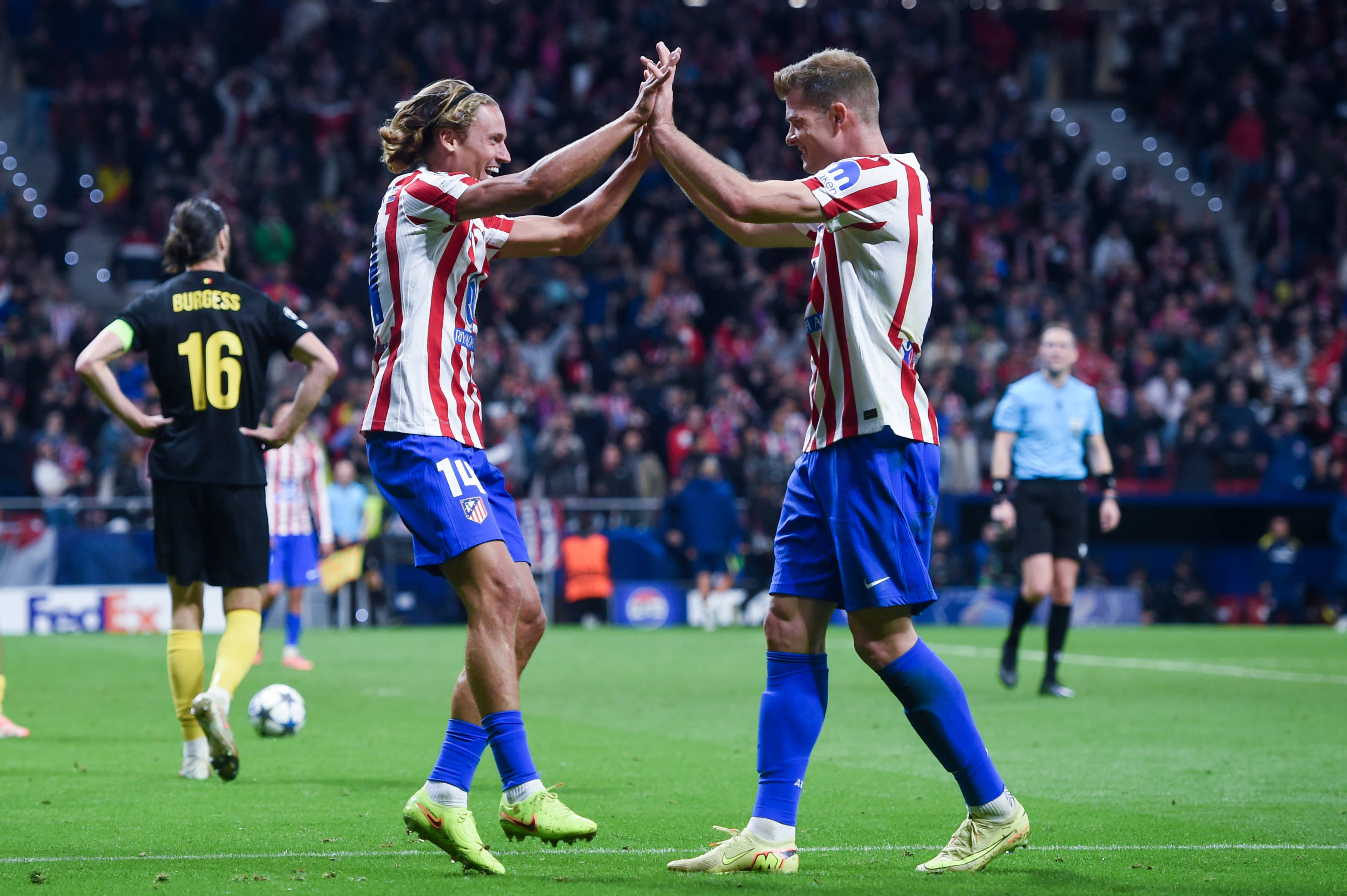 包含马德里竞技内部会议纪要流出——今晚再遭质疑，欧冠使命明确，高层口径保持一致的词条