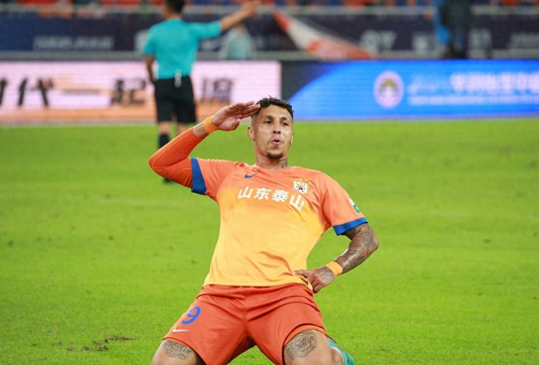 包含转折点山东泰山止住颓势，亚冠赛后攻防权衡，话题不断，纪律约束更严格的词条